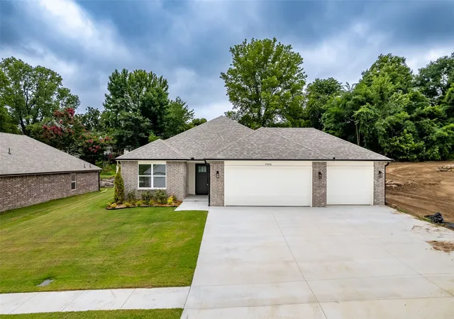 Photo 4 of Single family home for sale at 27436 E 125th Place S, Coweta, OK 74429 | MLS# 2632817 | Listing updated on 2026-09-05