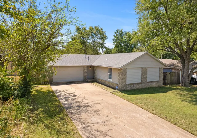 Photo 1 of Single family home for sale at 1372 E 142nd Street, Glenpool, OK 74033 | MLS# 2632922 | Listing updated on 2026-09-07
