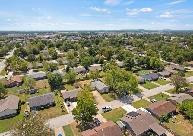 Photo 3 of Single family home for sale at 1372 E 142nd Street, Glenpool, OK 74033 | MLS# 2632922 | Listing updated on 2026-09-07