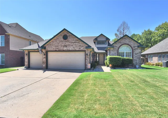 Photo 1 of Sale Pending at 4109 Nashville St, Broken Arrow, OK 74012 | MLS# 2632870 | Listing updated on 2026-09-05