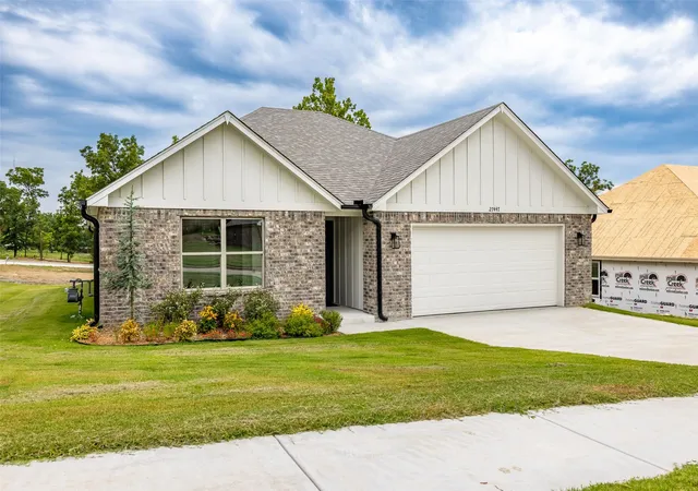 Photo 3 of Single family home for sale at 27447 E 125th Place S, Coweta, OK 74429 | MLS# 2632821 | Listing updated on 2026-09-05