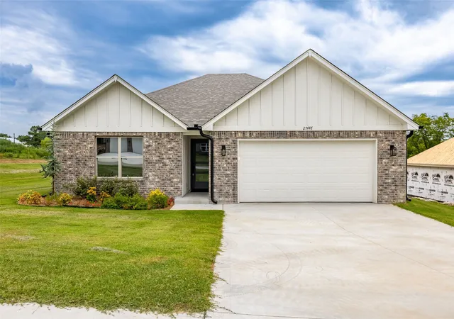 Photo 3 of Single family home for sale at 27447 E 125th Place S, Coweta, OK 74429 | MLS# 2632821 | Listing updated on 2026-09-05
