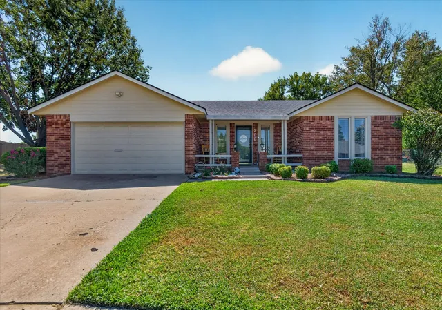 Photo 1 of Single family home for sale at 200 Turkey Crk Rd, Bartlesville, OK 74006 | MLS# 2632927 | Listing updated on 2026-09-14