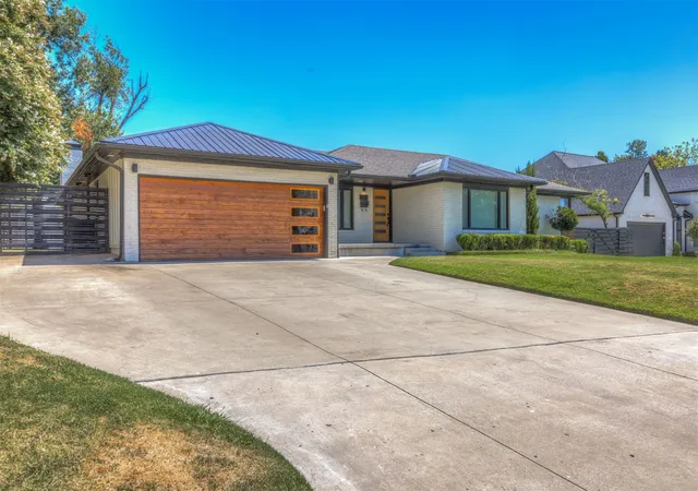 Photo 2 of Sale Pending at 2879 S Gary Ave, Tulsa, OK 74114 | MLS# 2632981 | Listing updated on 2026-09-14