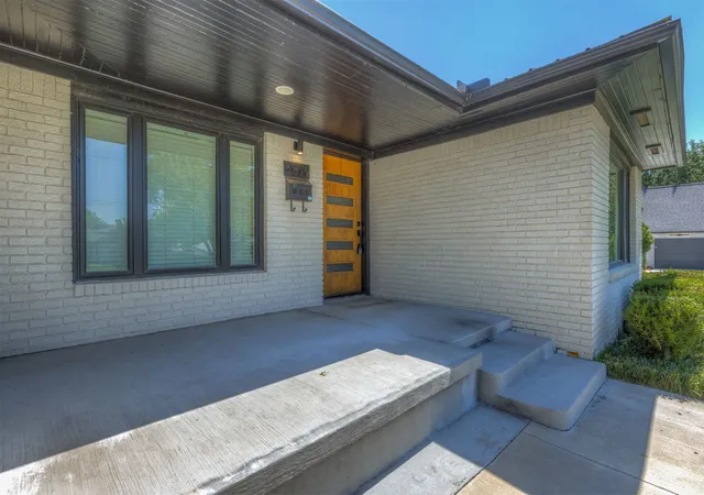 Photo 3 of Sale Pending at 2879 S Gary Ave, Tulsa, OK 74114 | MLS# 2632981 | Listing updated on 2026-09-14