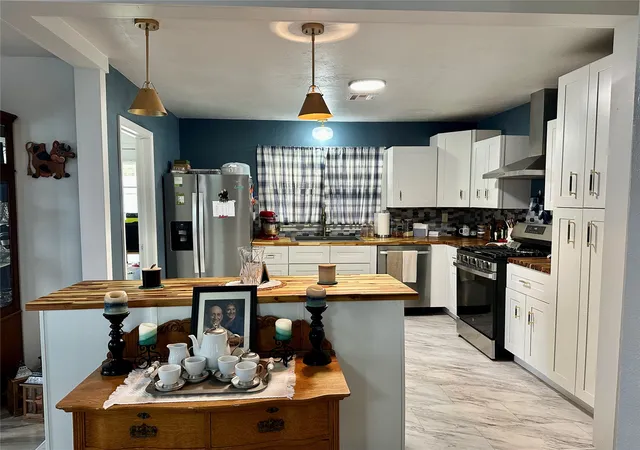 Photo 4 of Single family home for sale at 131 S Hyden Ave, Stratford, OK 74872 | MLS# 2632949 | Listing updated on 2026-09-05