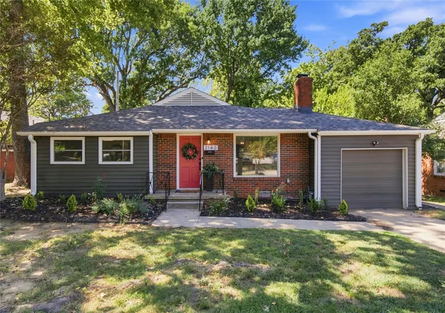 Photo 1 of Single family home for sale at 2140 S Columbia Ave, Tulsa, OK 74114 | MLS# 2632986 | Listing updated on 2026-10-06