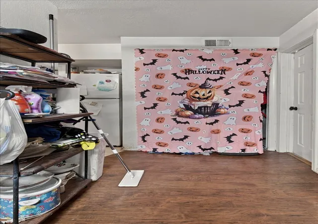 Listing Photo 4 - Condo for sale in building located at 6663 S Victor Ave N, Tulsa, OK 74136 - Unit #H-114