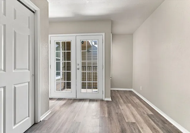 Listing Photo 2 - Condo for sale in building located at 1730 E 67th St, Tulsa, OK 74136 - Unit #KJ303