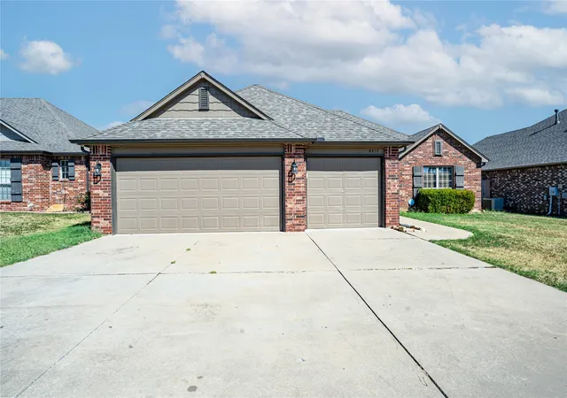 Photo 2 of Single family home for sale at 8417 N 76 Eastavenue, Owasso, OK 74055 | MLS# 2633012 | Listing updated on 2026-09-06