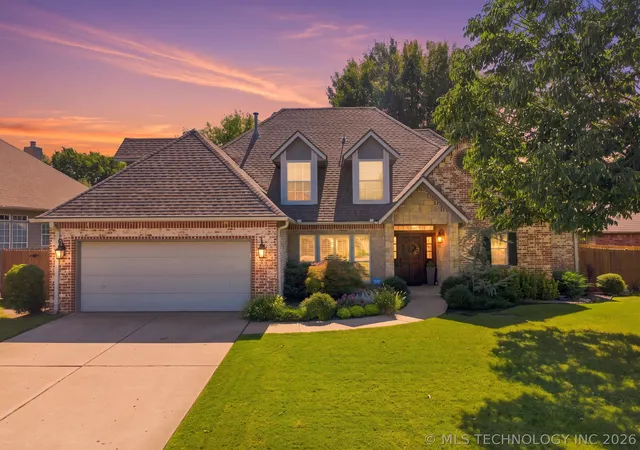 Photo 1 of Sale Pending at 7911 S Hudson Ave, Tulsa, OK 74136 | MLS# 2632880 | Listing updated on 2026-09-09