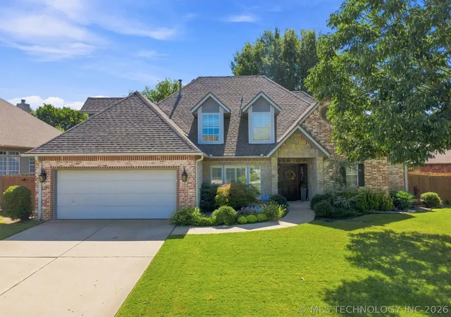 Photo 2 of Sale Pending at 7911 S Hudson Ave, Tulsa, OK 74136 | MLS# 2632880 | Listing updated on 2026-09-09