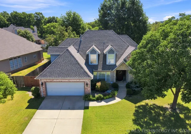 Photo 3 of Sale Pending at 7911 S Hudson Ave, Tulsa, OK 74136 | MLS# 2632880 | Listing updated on 2026-09-09
