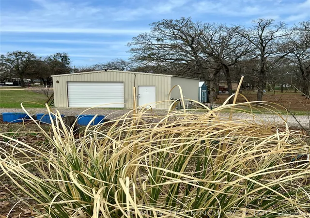Photo 3 of Manufactured home for sale at 8150 Peaceful Ln, Kingston, OK 73439 | MLS# 2633027 | Listing updated on 2026-09-06