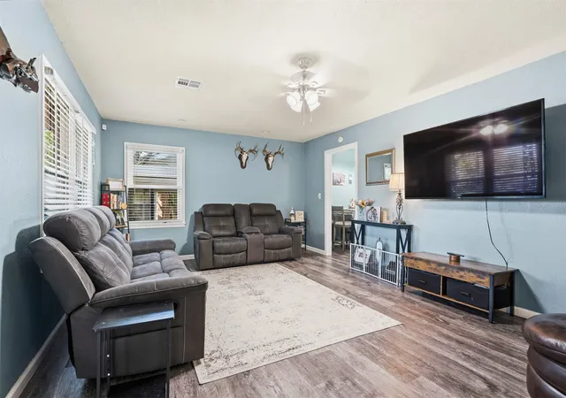 Photo 4 of Single family home for sale at 1807 7th Avenue NW, Ardmore, OK 73401 | MLS# 2633030 | Listing updated on 2026-09-06