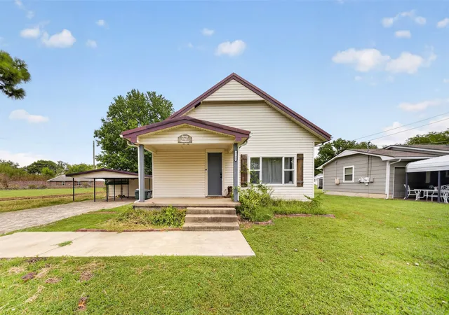 Photo 1 of Single family home for sale at 2100 E Hancock St, Muskogee, OK 74403 | MLS# 2632889 | Listing updated on 2026-09-08