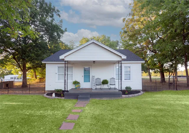 Photo 1 of Single family home for sale at 524 3rd Street, Mc Alester, OK 74501 | MLS# 2633034 | Listing updated on 2026-09-22
