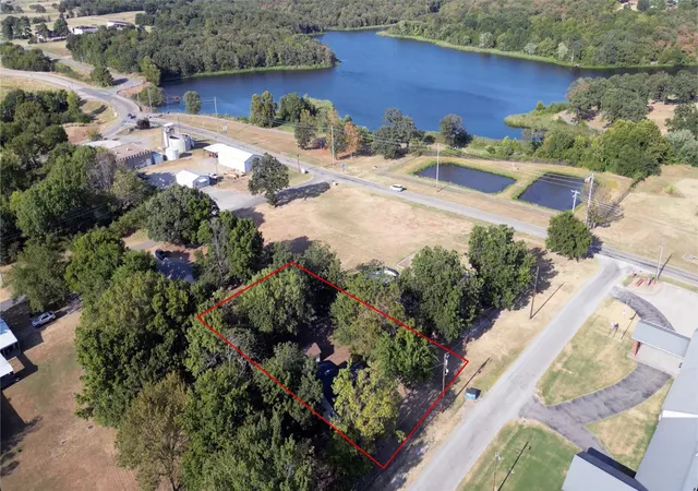 Photo 2 of Single family home for sale at 524 3rd Street, Mc Alester, OK 74501 | MLS# 2633034 | Listing updated on 2026-09-22