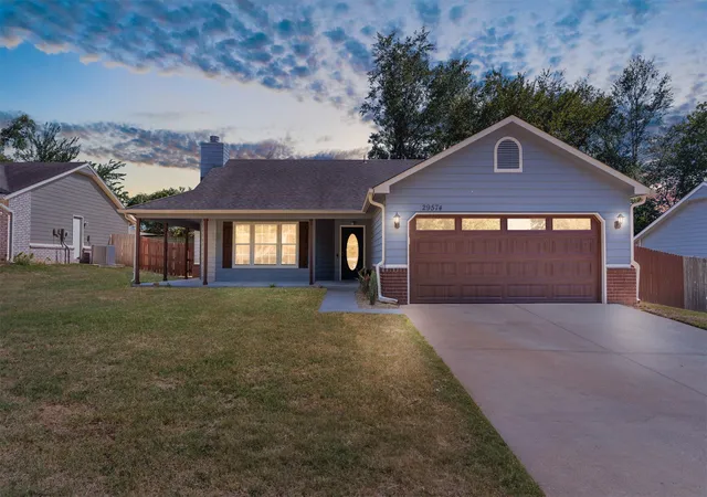 Photo 1 of Sale Pending at 29574 E 160th Street S, Coweta, OK 74429 | MLS# 2633046 | Listing updated on 2026-10-02