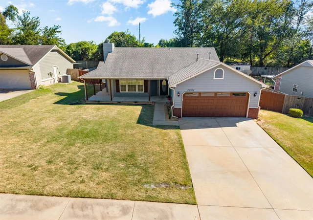Photo 2 of Sale Pending at 29574 E 160th Street S, Coweta, OK 74429 | MLS# 2633046 | Listing updated on 2026-10-02