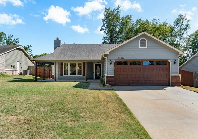 Photo 3 of Sale Pending at 29574 E 160th Street S, Coweta, OK 74429 | MLS# 2633046 | Listing updated on 2026-10-02
