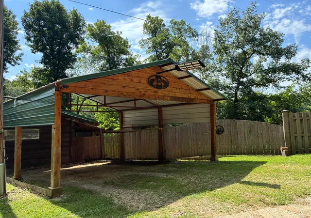 Photo 3 of Single family home for sale at 464 Lakeside Dr, Eucha, OK 74342 | MLS# 2633038 | Listing updated on 2026-09-09