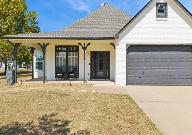 Photo 3 of Single family home for sale at 10887 E Cyn Oaks Rd, Claremore, OK 74017 | MLS# 2632976 | Listing updated on 2026-09-24