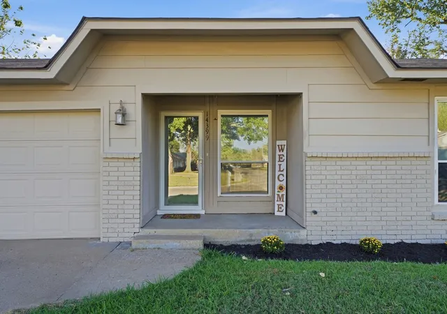 Photo 2 of Single family home for sale at 14399 S Poplar St, Glenpool, OK 74033 | MLS# 2633039 | Listing updated on 2026-10-03