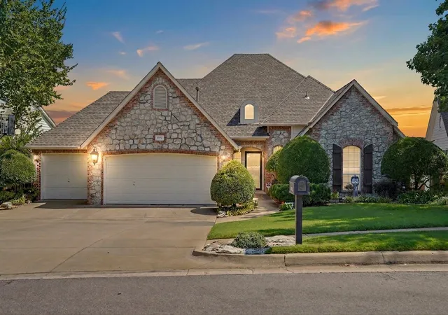 Photo 1 of Single family home for sale at 9023 S Hudson Ave, Tulsa, OK 74137 | MLS# 2633057 | Listing updated on 2026-09-10