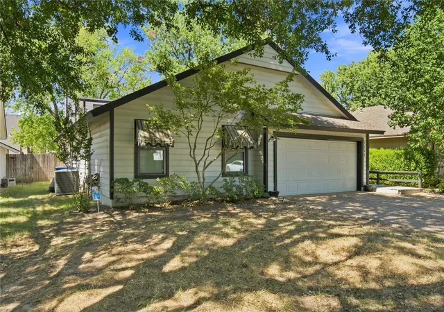 Photo 2 of Single family home for sale at 9204 S Maplewood Ave, Tulsa, OK 74137 | MLS# 2632596 | Listing updated on 2026-09-14