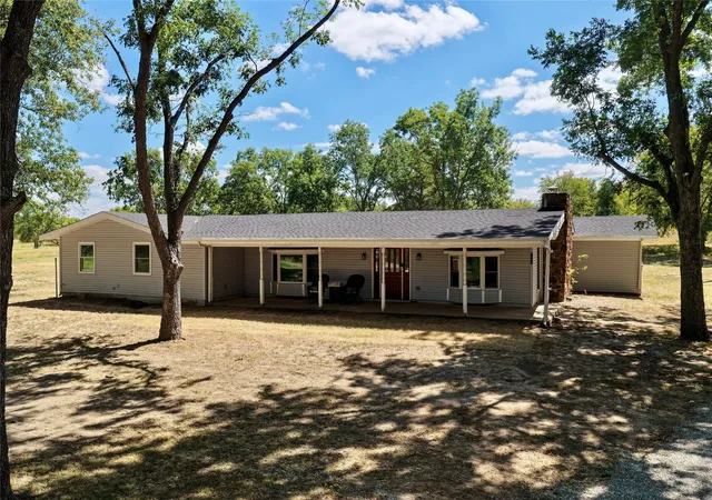 Single family home for sale at 104 Highway 56, Okemah, OK 74859 | MLS# 2633058