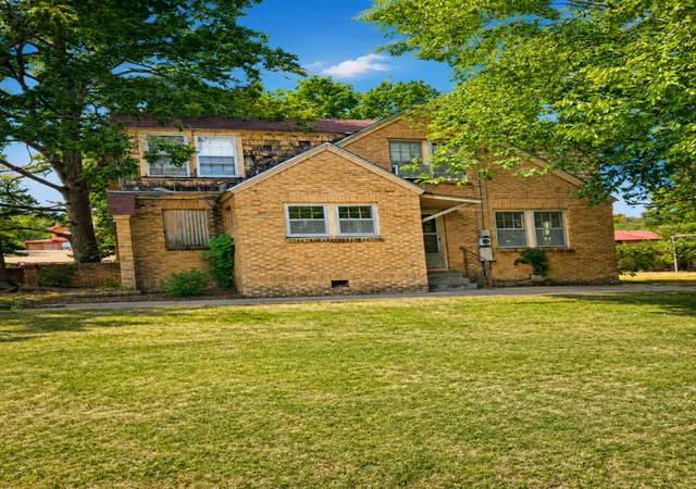 Photo 3 of Single family home for sale at 903 Ew Sunset Dr, Wewoka, OK 74884 | MLS# 2633064 | Listing updated on 2026-10-05