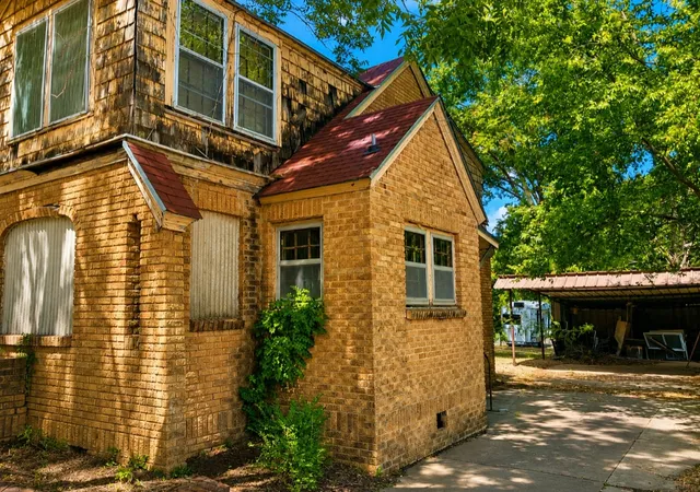 Photo 4 of Single family home for sale at 903 Ew Sunset Dr, Wewoka, OK 74884 | MLS# 2633064 | Listing updated on 2026-10-05