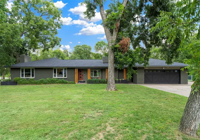Single family home for sale at 9402 E 16th Street, Tulsa, OK 74112 | MLS# 2633072