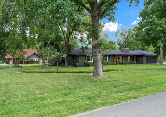 Photo 2 of Single family home for sale at 9402 E 16th Street, Tulsa, OK 74112 | MLS# 2633072 | Listing updated on 2026-09-07