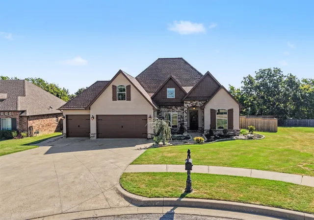 Photo 3 of Single family home for sale at 14749 Jordan Ct, Glenpool, OK 74033 | MLS# 2630305 | Listing updated on 2026-09-10