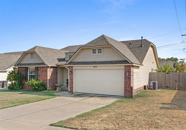Photo 2 of Sale Pending at 3013 Stonewall Dr, Bartlesville, OK 74006 | MLS# 2632371 | Listing updated on 2026-09-12
