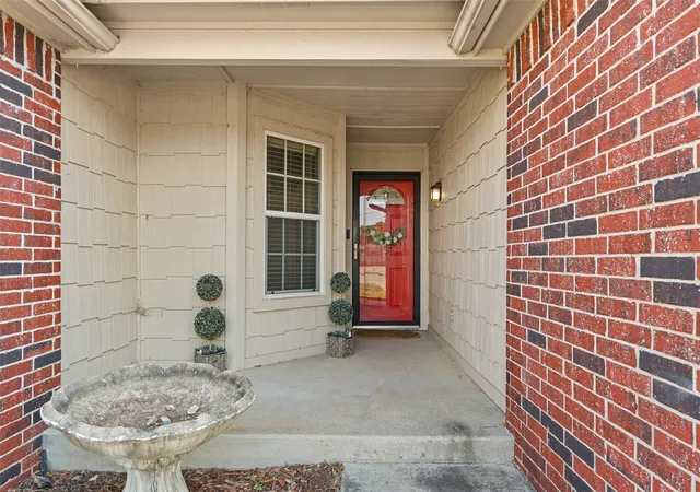 Photo 2 of Sale Pending at 3013 Stonewall Dr, Bartlesville, OK 74006 | MLS# 2632371 | Listing updated on 2026-09-12