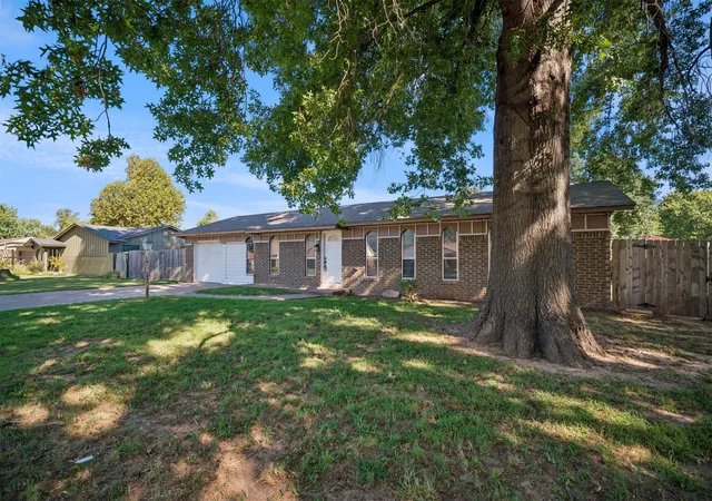 Photo 2 of Sale Pending at 14515 Mockingbird Ln, Sand Springs, OK 74063 | MLS# 2633110 | Listing updated on 2026-10-04