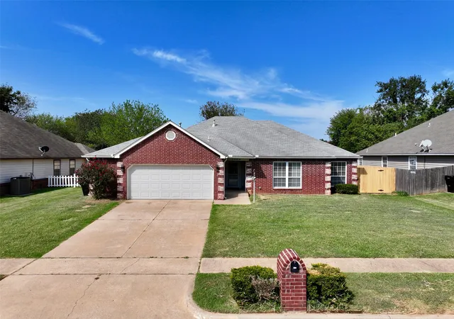 Photo 1 of Single family home for sale at 5400 S Maple Pl, Broken Arrow, OK 74011 | MLS# 2633140 | Listing updated on 2026-09-08