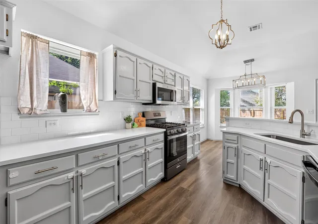 Photo 3 of Single family home for sale at 5400 S Maple Pl, Broken Arrow, OK 74011 | MLS# 2633140 | Listing updated on 2026-09-08