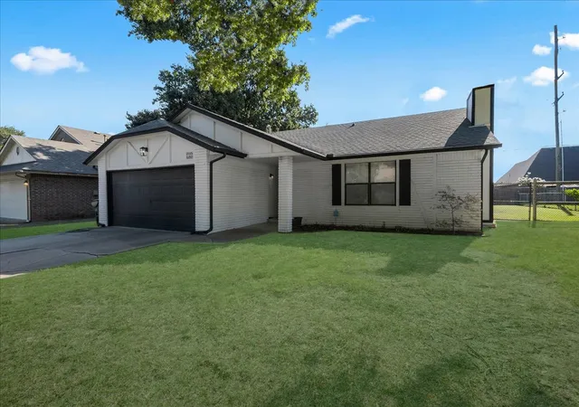 Photo 3 of Single family home for sale at 11435 S Douglas Ave, Jenks, OK 74037 | MLS# 2632747 | Listing updated on 2026-09-09