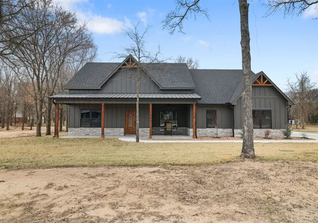 Photo 1 of Single family home for sale at 11931 Maximus Ln, Kingston, OK 73439 | MLS# 2633102 | Listing updated on 2026-09-28