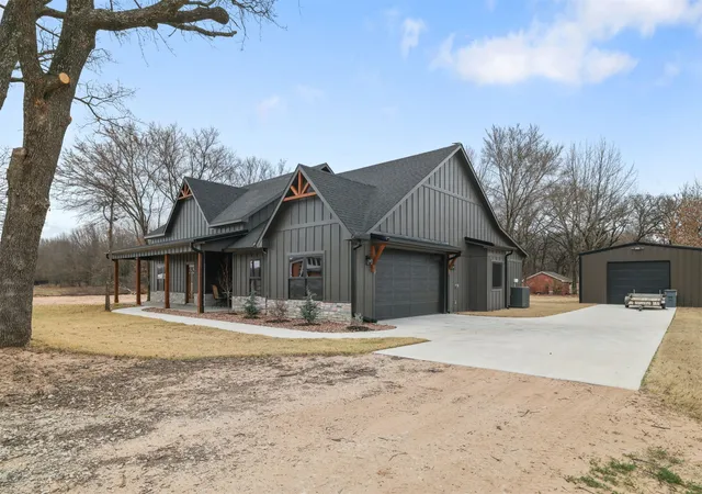 Photo 2 of Single family home for sale at 11931 Maximus Ln, Kingston, OK 73439 | MLS# 2633102 | Listing updated on 2026-09-28