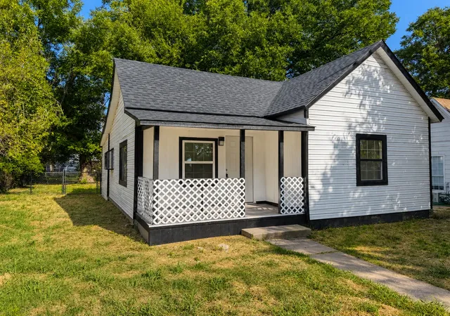 Photo 1 of Sale Pending at 305 S Rosehill Ave, Cleveland, OK 74020 | MLS# 2633041 | Listing updated on 2026-09-24