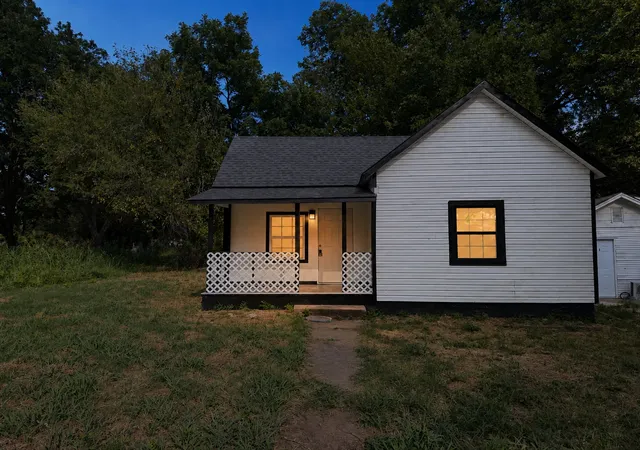 Photo 2 of Sale Pending at 305 S Rosehill Ave, Cleveland, OK 74020 | MLS# 2633041 | Listing updated on 2026-09-24