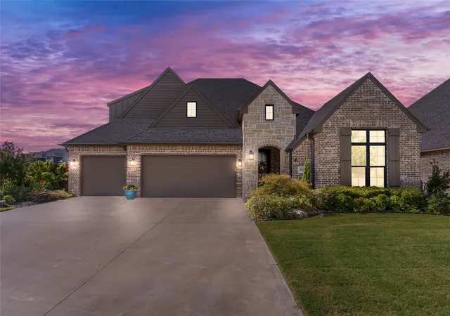 Photo 1 of Sale Pending at 3923 W Tucson Pl, Broken Arrow, OK 74011 | MLS# 2633183 | Listing updated on 2026-09-14