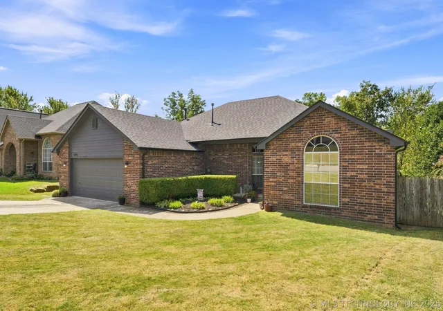 Photo 2 of Sale Pending at 3916 S 74th West Ave, Tulsa, OK 74107 | MLS# 2633157 | Listing updated on 2026-09-14