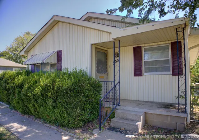 Photo 2 of Sale Pending at 5001 S 31st West Ave, Tulsa, OK 74107 | MLS# 2632960 | Listing updated on 2026-09-10
