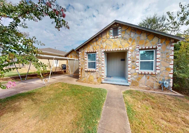 Photo 1 of Single family home for sale at 415 E Aquarium Pl, Jenks, OK 74037 | MLS# 2633060 | Listing updated on 2026-09-09